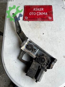 Opel Vectra Sol Ön Cam Krikosu çıkma parça