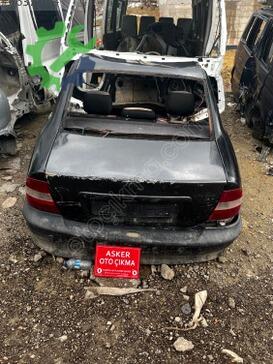 Opel Vectra Sağ Çamurluk çıkma parça