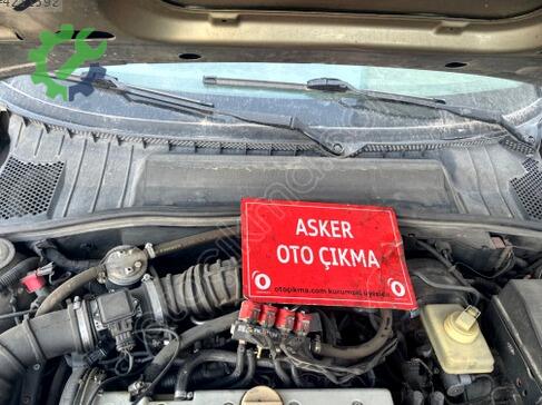 Opel Vectra Cam Önü Izgarası çıkma parça