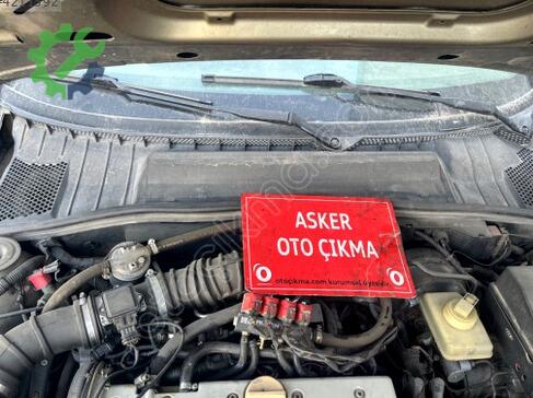 Opel Vectra Cam Önü Izgarası çıkma parça