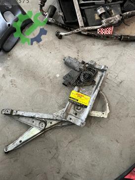 Opel Vectra Sağ Ön Cam Krikosu çıkma parça