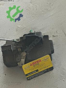 Opel Vectra Sağ Ön Kapı Kilidi çıkma parça