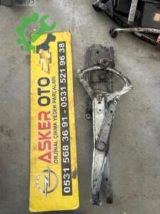 Opel Vectra Sol Ön Cam Krikosu çıkma parça
