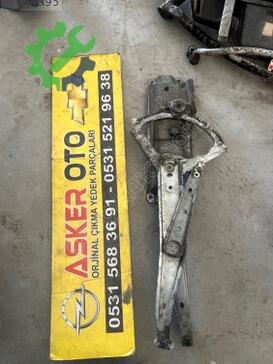 Opel Vectra Sol Ön Cam Krikosu çıkma parça
