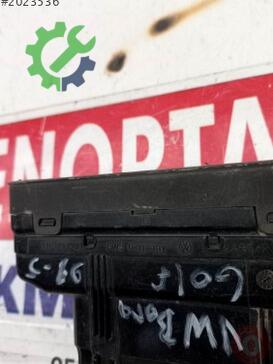 Volkswagen Bora Tampon Izgarası 1J1819710B çıkma parça
