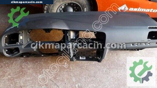 Volkswagen Golf Torpido çıkma parça