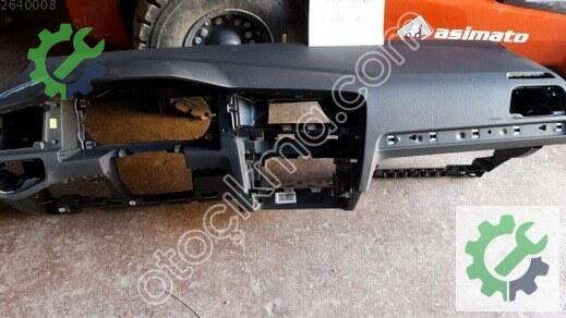 Volkswagen Golf Torpido çıkma parça