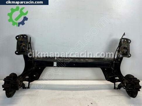 Volkswagen Golf Arka Travers çıkma parça