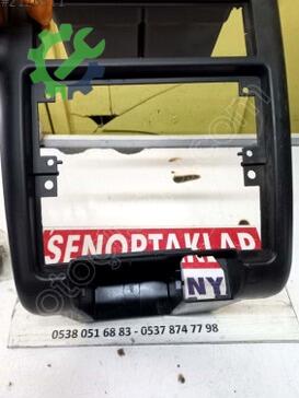 Volkswagen Polo Orta Konsol 6N1858071A çıkma parça