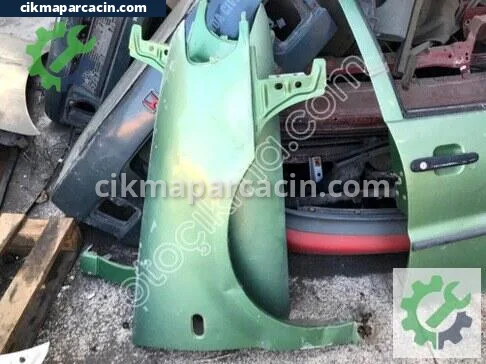 Volkswagen Polo Sağ Ön Çamurluk çıkma parça