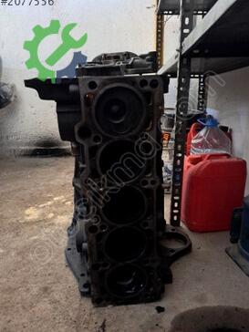 Volkswagen Transporter Yarım Motor çıkma parça