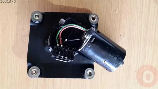 Volvo S40 Silecek Motoru çıkma parça