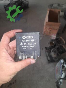Volkswagen Transporter Kızdırma Bujileri 701906123 çıkma parça
