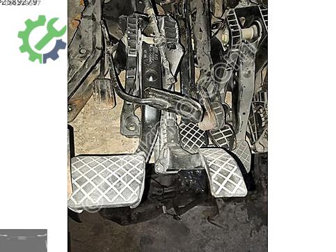 Volkswagen Transporter Pedal çıkma parça