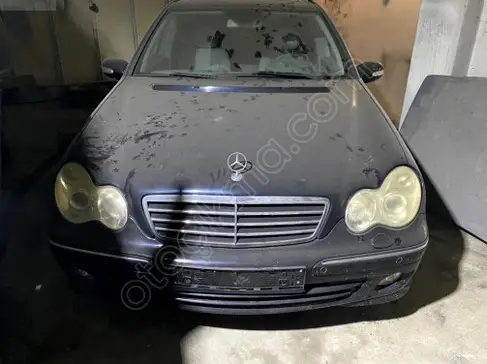 Mercedes-Benz C Serisi Ön Kaput çıkma parça