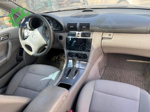 Mercedes-Benz C Serisi Torpido çıkma parça