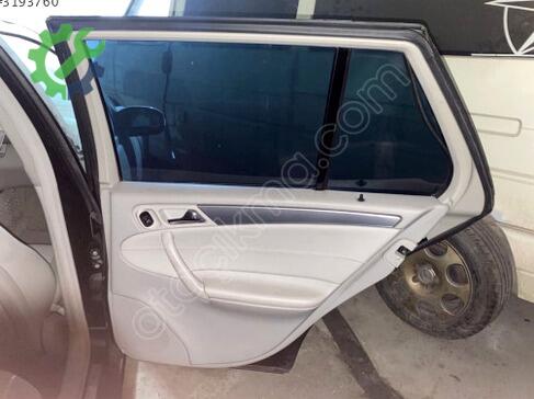 Mercedes-Benz C Serisi Sağ Arka Kapı çıkma parça