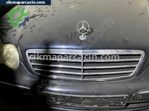 Mercedes-Benz C Serisi Ön Panjur çıkma parça