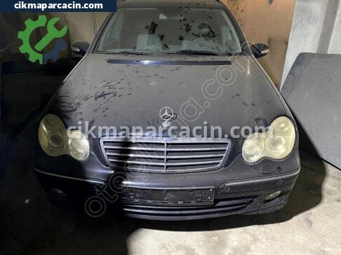 Mercedes-Benz C Serisi Sol Ön Çamurluk çıkma parça