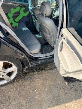 Mercedes-Benz C Serisi Kapı Döşemesi çıkma parça