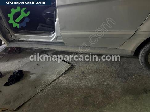 Mercedes-Benz B Serisi Sol Marşpiyel Sacı çıkma parça