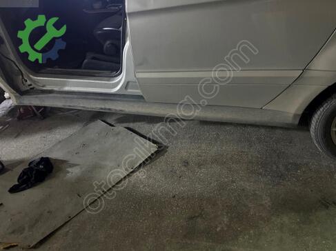 Mercedes-Benz B Serisi Sol Marşpiyel Sacı çıkma parça