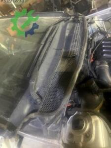 W245 ön cam ızgarası