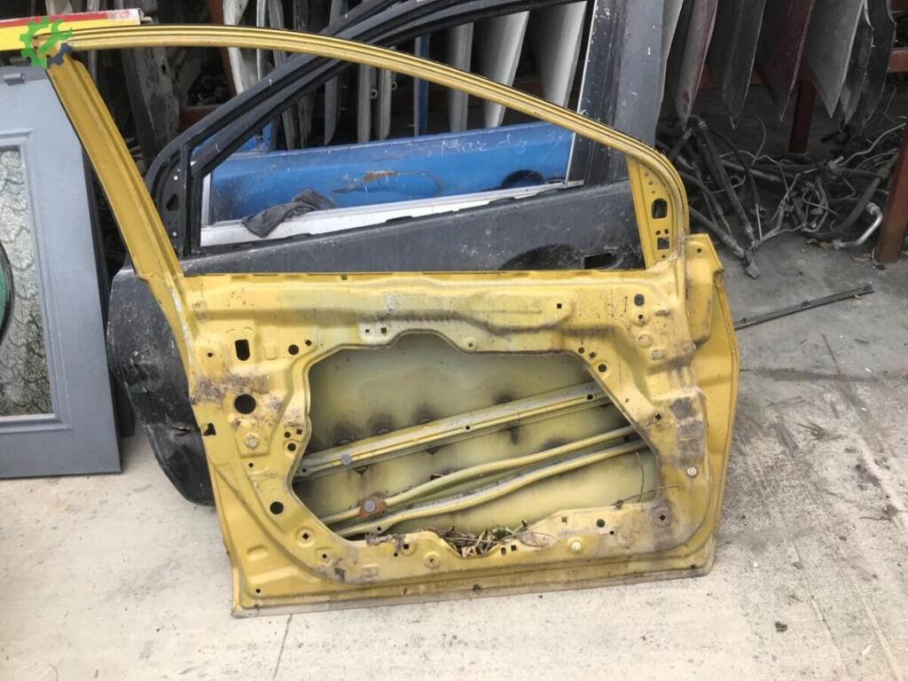 Mazda 2 Sol Ön Kapı çıkma parça