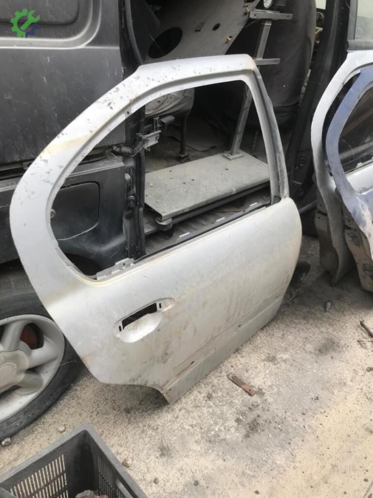 Nissan Primera Sağ Arka Kapı çıkma parça