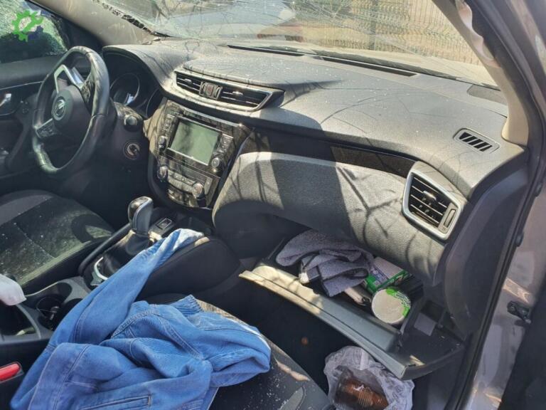 Nissan Qashqai Torpido çıkma parça
