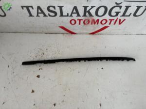 TOYOTA LAND CRUİSER SOL ÖN CAM ÇITASI
