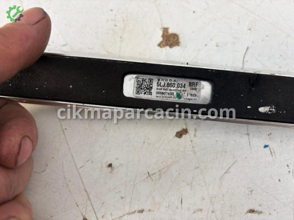 Skoda 135 Tavan Çıtası 5LJ860033-5LJ860034 çıkma parça