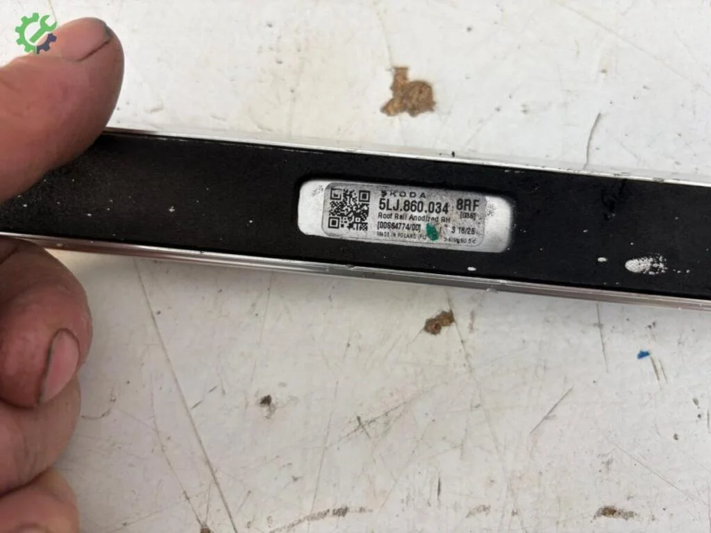 Skoda 135 Tavan 5LJ860033-5LJ860034 çıkma parça