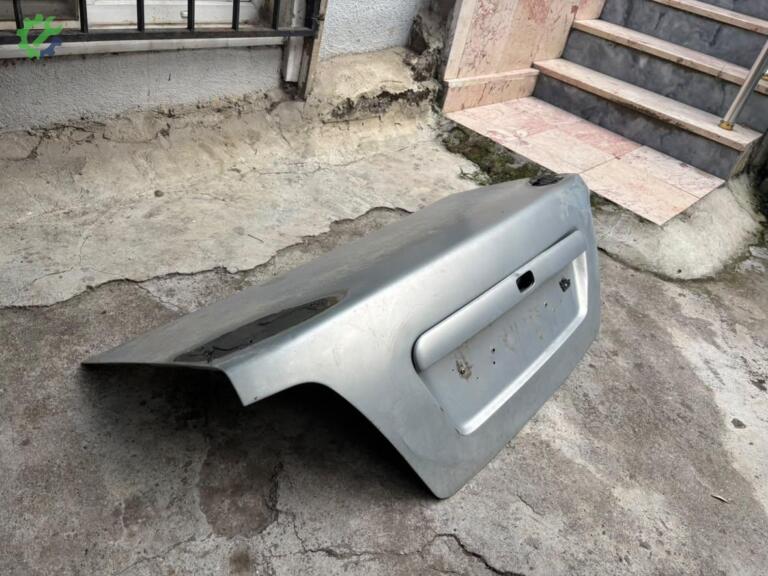 Volvo S40 Bagaj Kapağı çıkma parça
