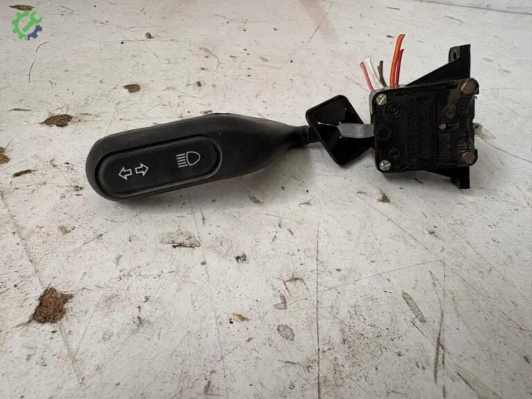 Gaz Gazelle Sinyal Kolu çıkma parça
