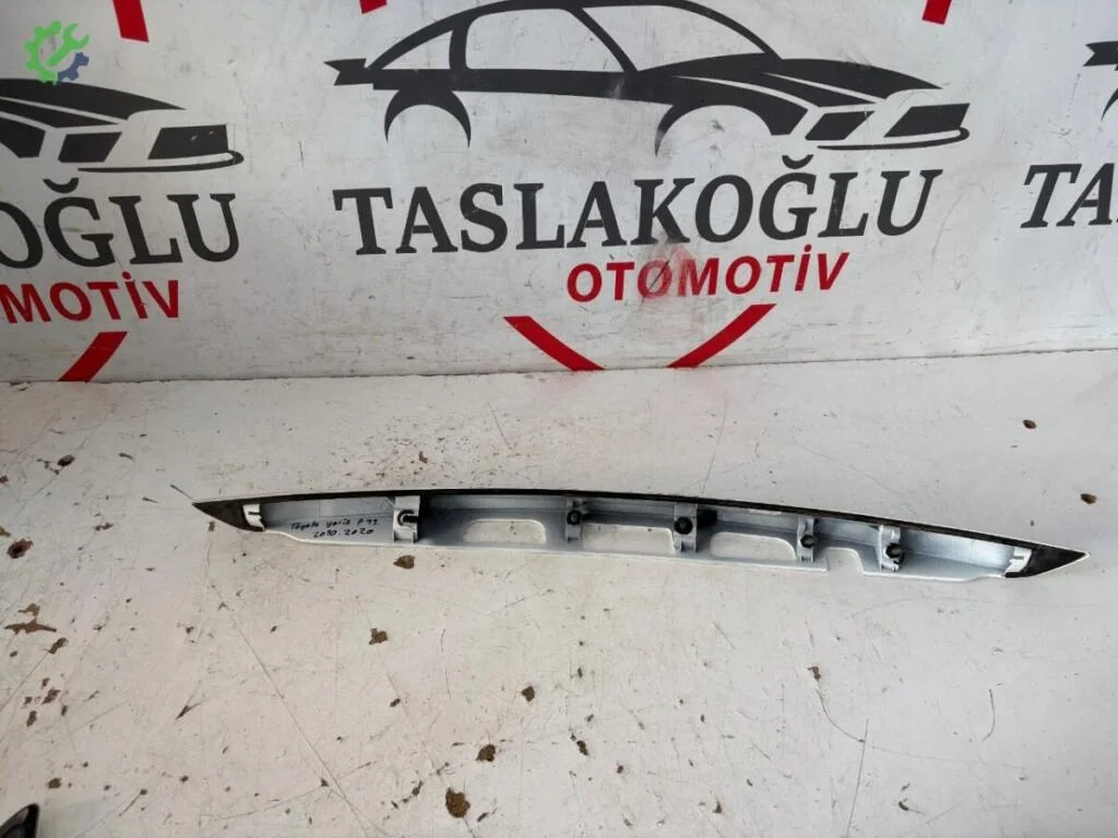 Toyota Yaris Bakalitler 768010D552 çıkma parça