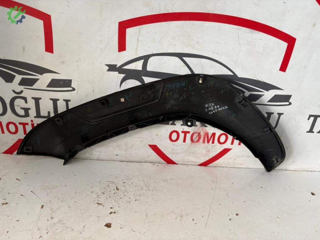 Toyota Hilux Sağ Ön Çamurluk çıkma parça