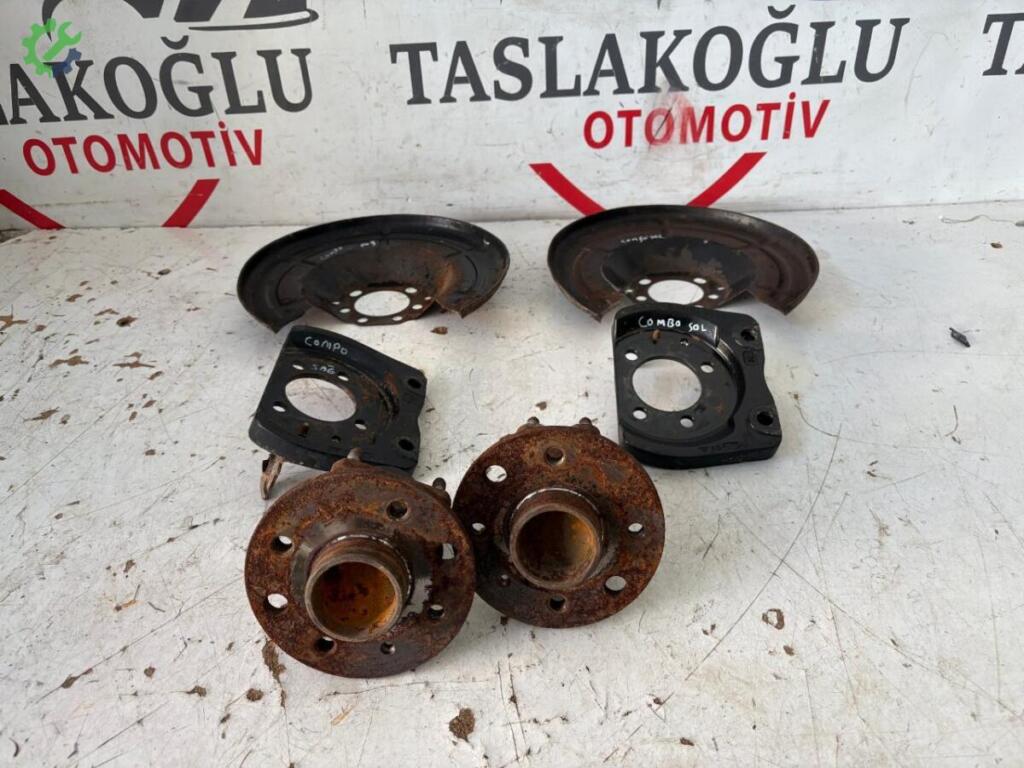 Opel Combo Arka Taşıyıcı çıkma parça