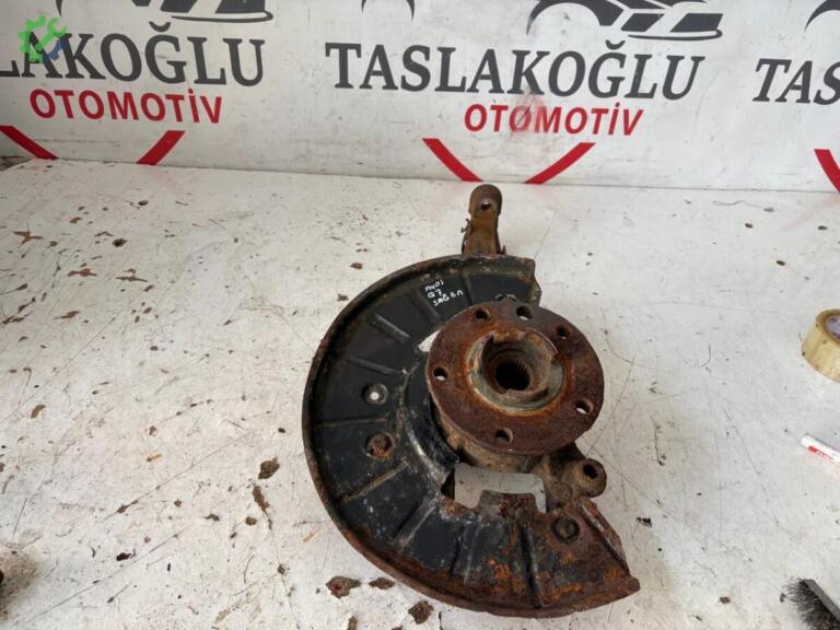 Audi Q7 Sağ Ön Taşıyıcı çıkma parça