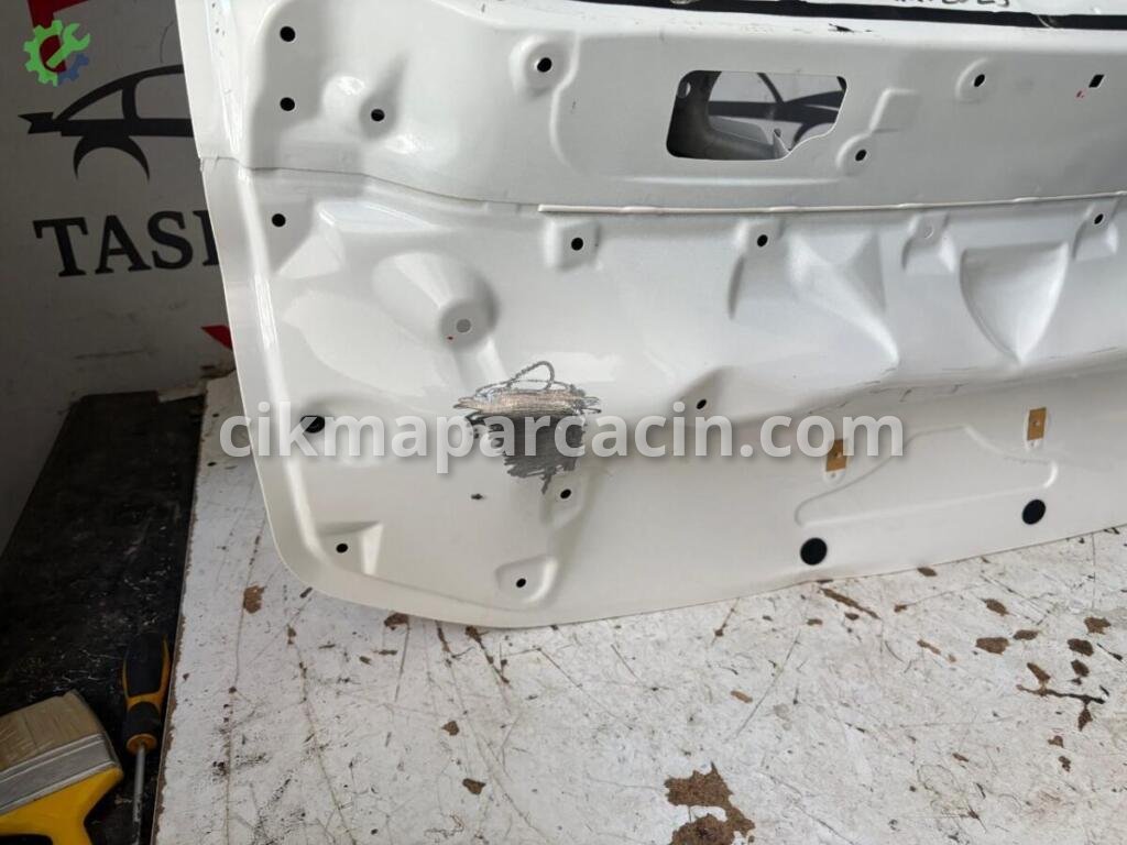 Toyota C-HR Bagaj Kapağı çıkma parça