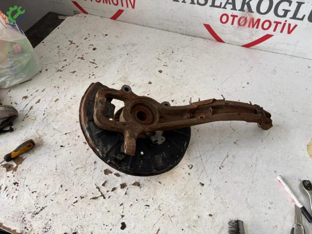 Audi Q7 Sağ Ön Taşıyıcı çıkma parça