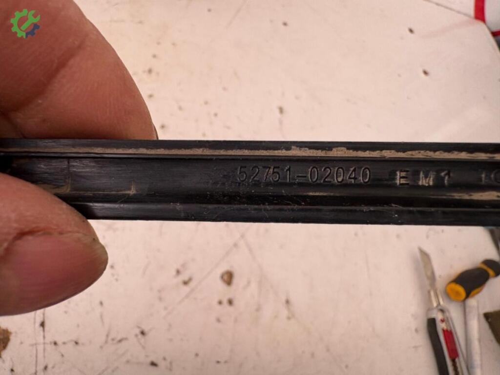 Toyota Auris Tampon Çıtası 5275102040 çıkma parça