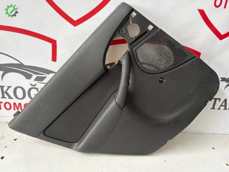 Ford Focus Sol Arka Kapı çıkma parça