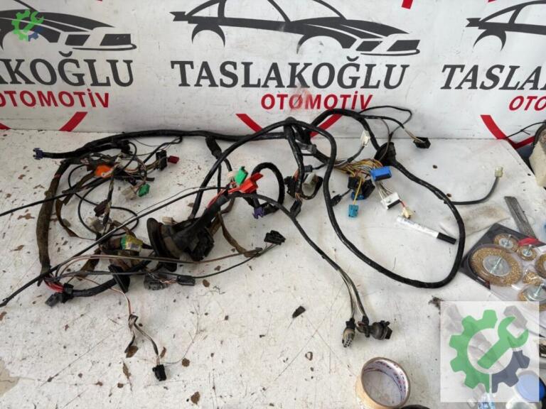 Renault Megane Torpido Tesisatı çıkma parça