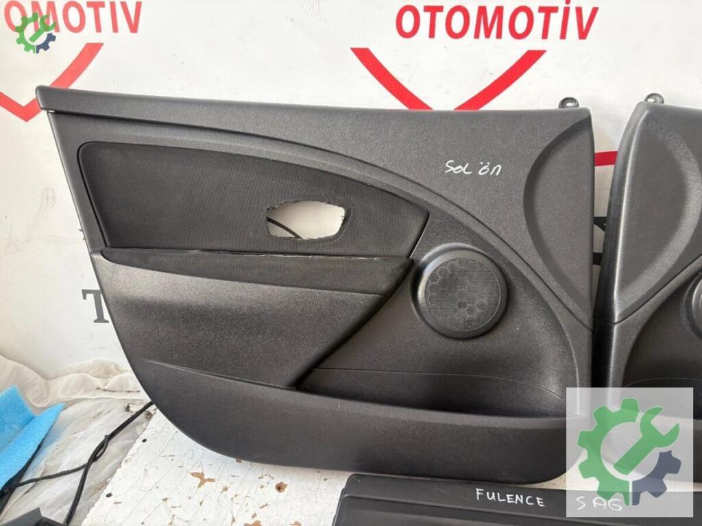 Renault Fluence Kapı Döşemesi çıkma parça