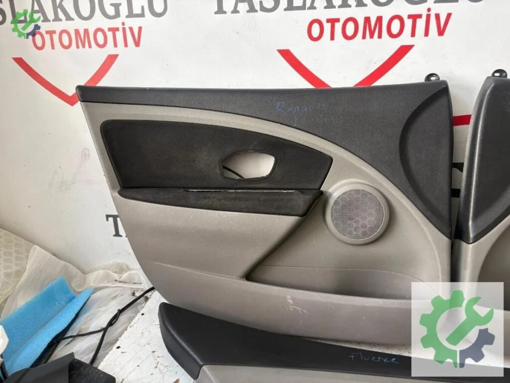 Renault Fluence Kapı Döşemesi çıkma parça