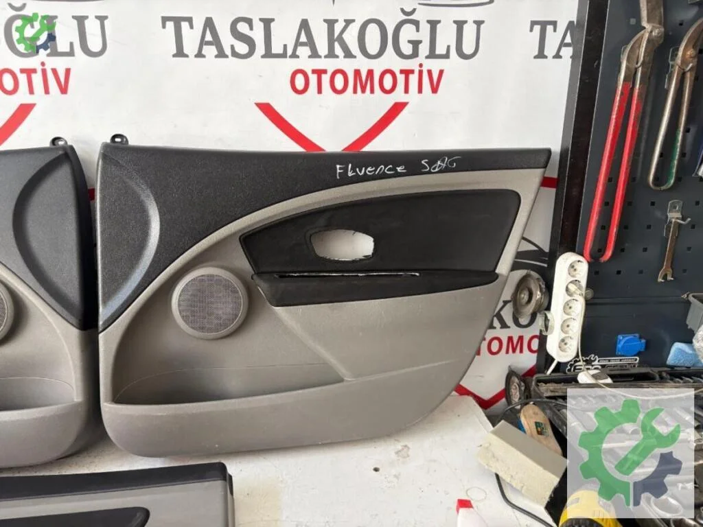 Renault Fluence Kapı Döşemesi çıkma parça