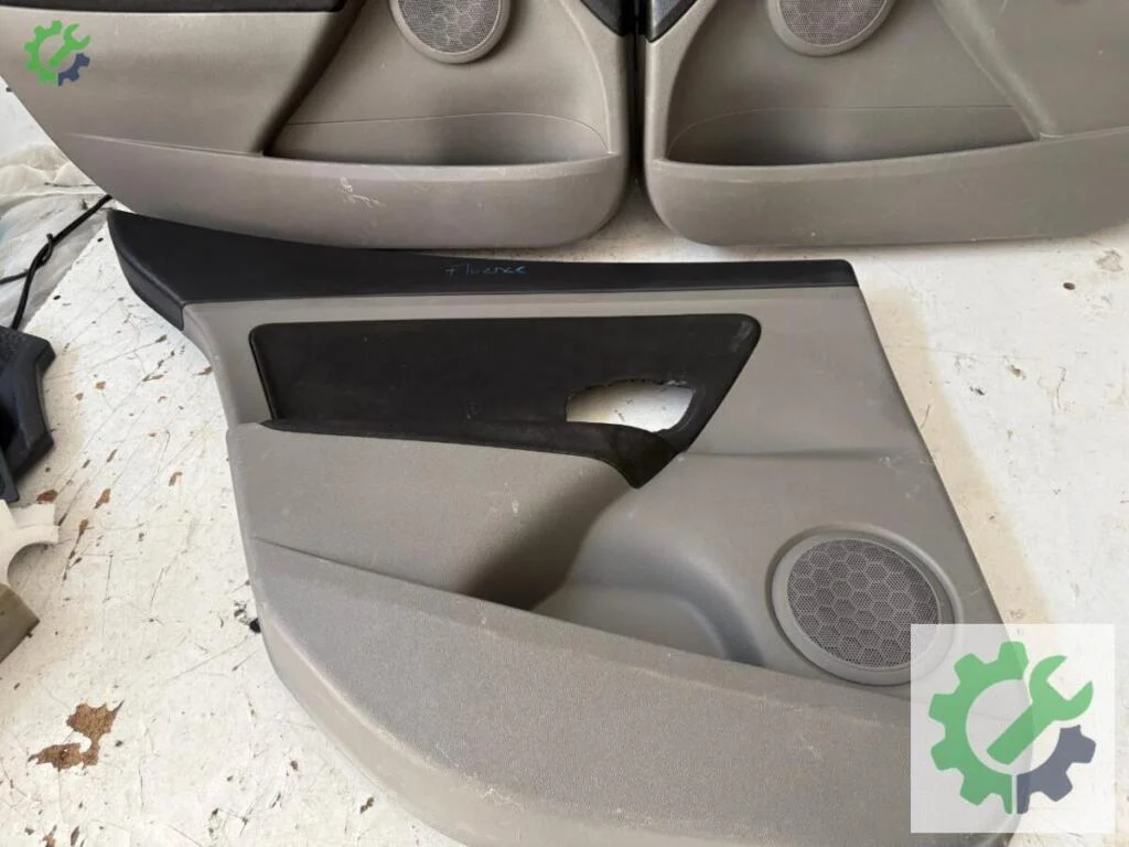 Renault Fluence Kapı Döşemesi çıkma parça