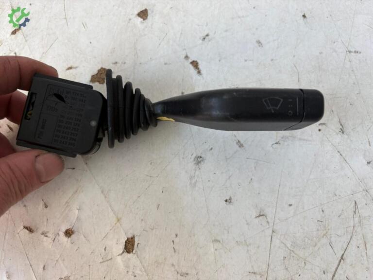 Opel Combo Silecek Kolu çıkma parça