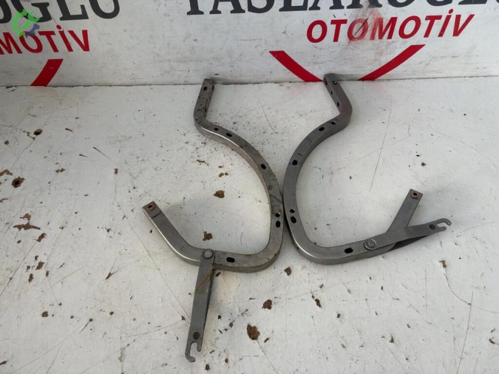 Toyota Corolla Sol Bagaj Menteşesi çıkma parça